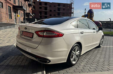 Седан Ford Mondeo 2015 в 