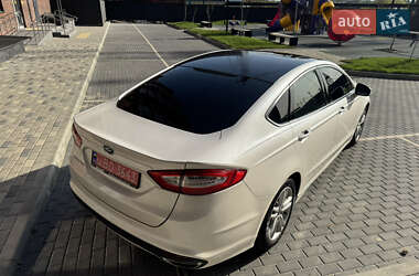 Седан Ford Mondeo 2015 в 