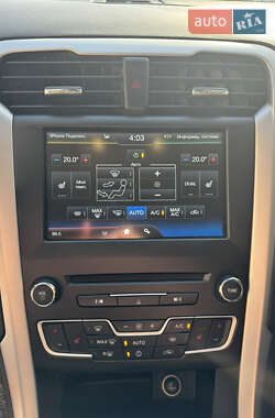 Седан Ford Mondeo 2015 в 
