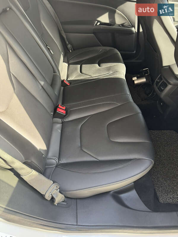 Седан Ford Mondeo 2015 в Миргороде