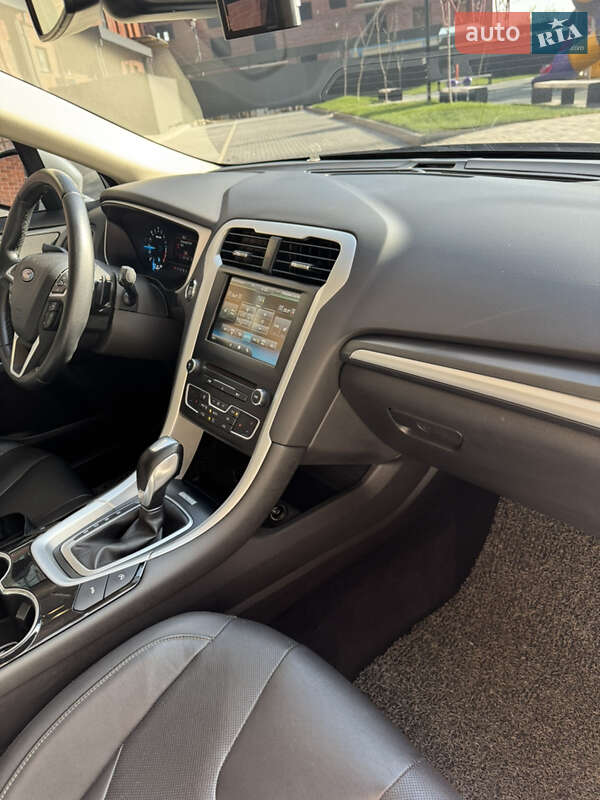Седан Ford Mondeo 2015 в Миргороде