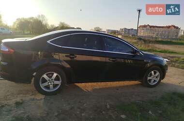 Седан Ford Mondeo 2011 в 