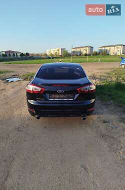 Седан Ford Mondeo 2011 в 