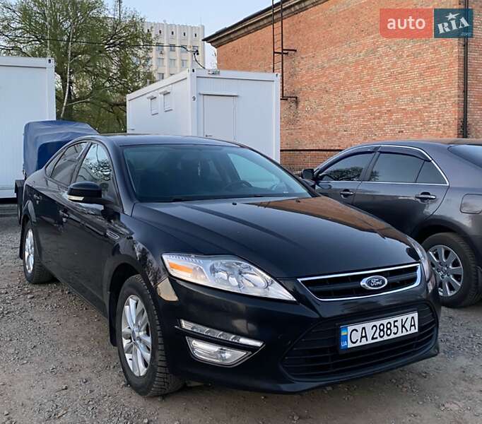 Седан Ford Mondeo 2012 в 