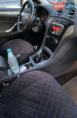 Седан Ford Mondeo 2012 в 