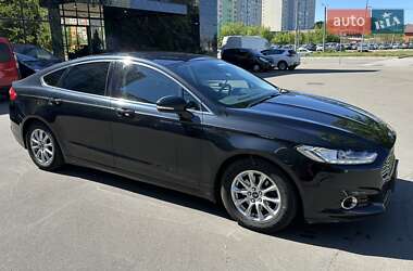 Лифтбек Ford Mondeo 2015 в 