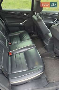 Седан Ford Mondeo 2012 в 