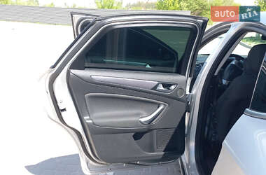Седан Ford Mondeo 2012 в 