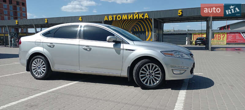Седан Ford Mondeo 2012 в Ирпене