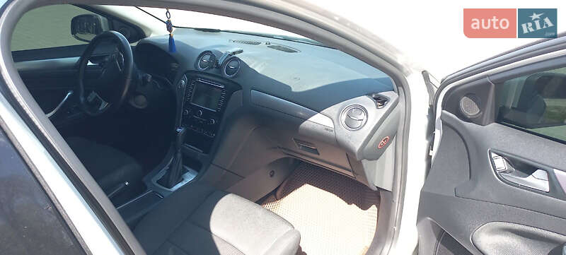 Седан Ford Mondeo 2012 в Ирпене