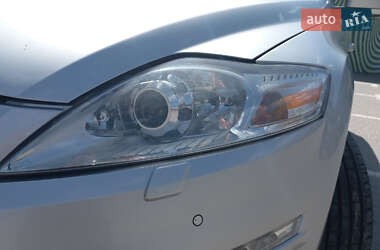 Седан Ford Mondeo 2012 в 