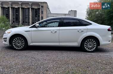 Седан Ford Mondeo 2011 в 