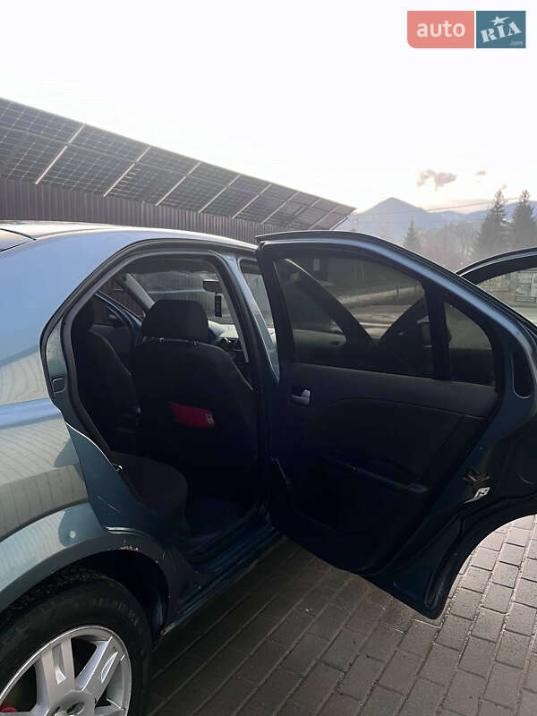 Лифтбек Ford Mondeo 2002 в Верховине