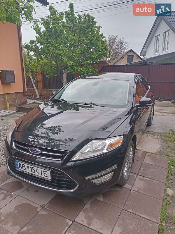 Седан Ford Mondeo 2012 в 