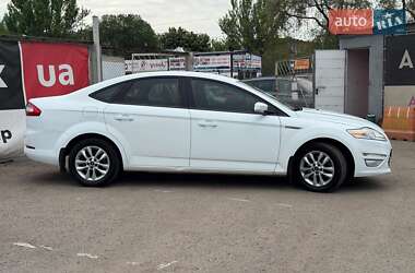 Седан Ford Mondeo 2012 в 