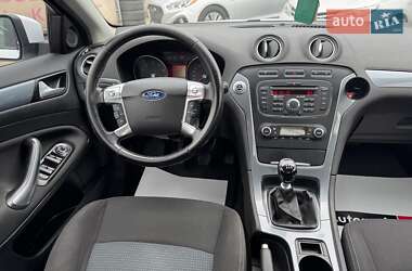 Седан Ford Mondeo 2012 в 