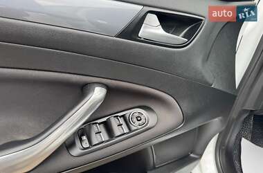 Седан Ford Mondeo 2012 в 
