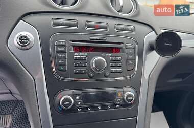 Седан Ford Mondeo 2012 в 