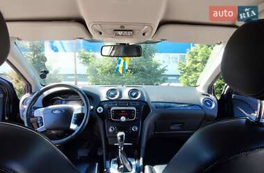 Седан Ford Mondeo 2012 в Богуславе
