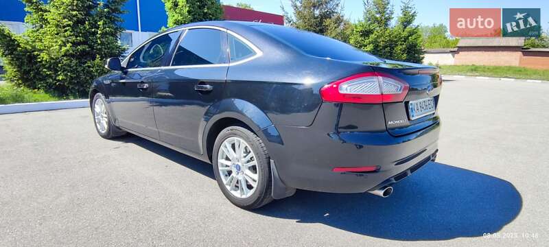 Седан Ford Mondeo 2012 в Богуславе