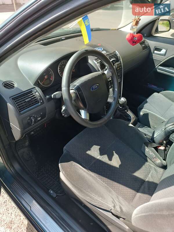 Лифтбек Ford Mondeo 2001 в Киеве