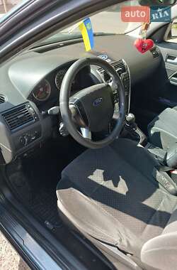 Ліфтбек Ford Mondeo 2001 в 