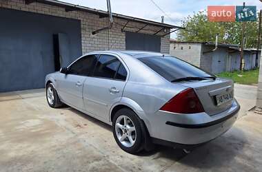 Лифтбек Ford Mondeo 2001 в 