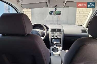 Лифтбек Ford Mondeo 2001 в 