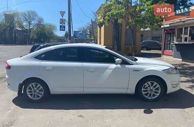 Лифтбек Ford Mondeo 2013 в 