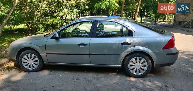 Лифтбек Ford Mondeo 2003 в Сумах