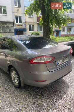 Седан Ford Mondeo 2011 в 
