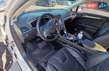 Седан Ford Mondeo 2016 в 