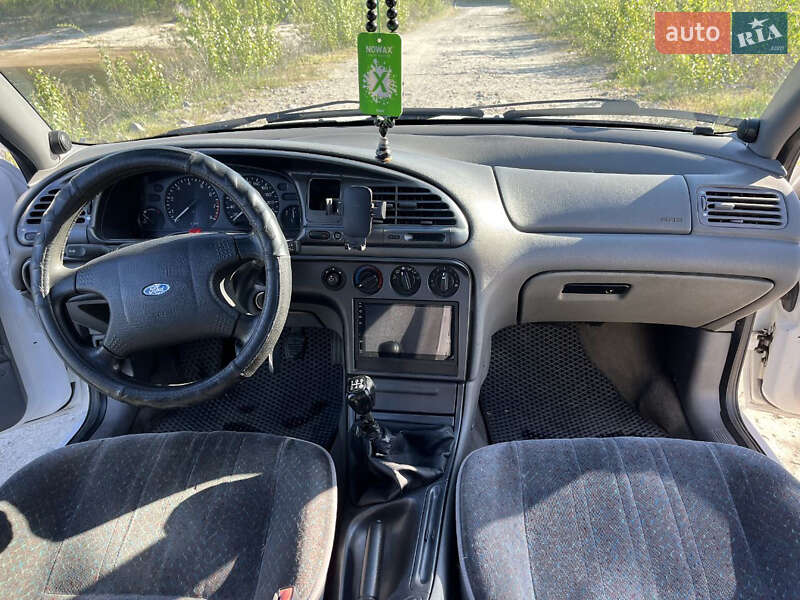 Седан Ford Mondeo 1994 в Кременчуге