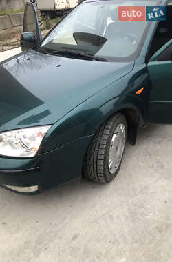 Лифтбек Ford Mondeo 2001 в Городке