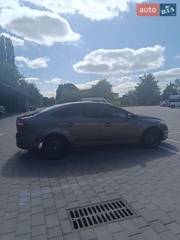 Седан Ford Mondeo 2013 в Луцке