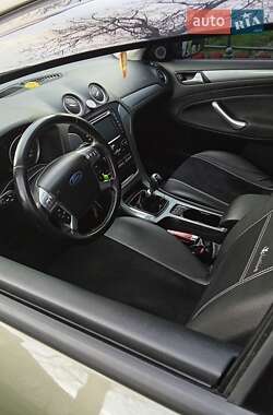 Универсал Ford Mondeo 2011 в 
