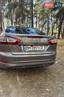 Седан Ford Mondeo 2012 в 