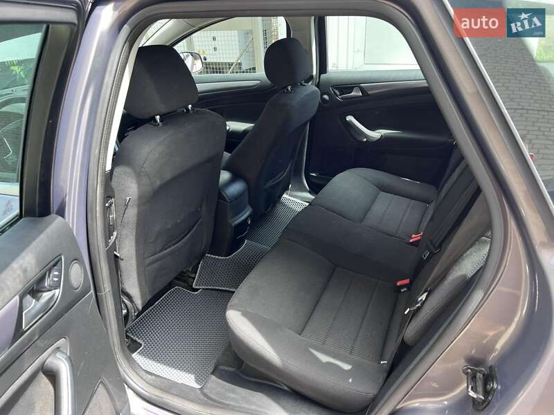Универсал Ford Mondeo 2011 в Городище
