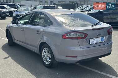 Ліфтбек Ford Mondeo 2013 в 
