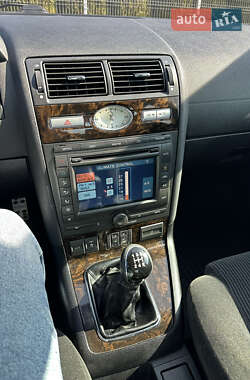 Седан Ford Mondeo 2004 в 