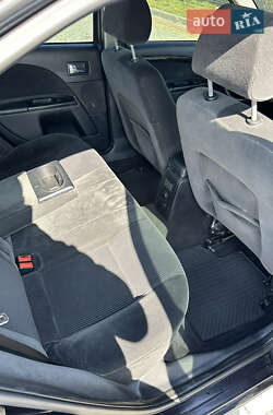 Седан Ford Mondeo 2004 в 