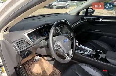 Седан Ford Mondeo 2015 в 