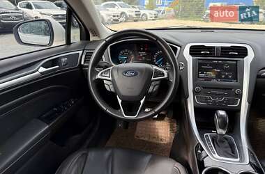 Седан Ford Mondeo 2015 в 