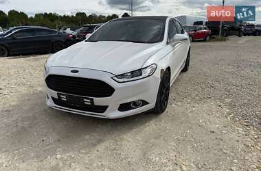 Седан Ford Mondeo 2015 в 