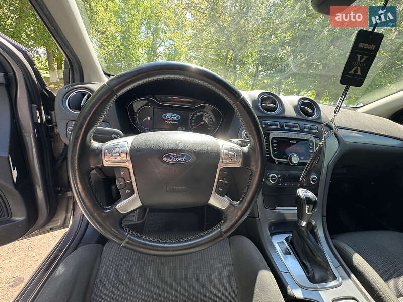 Седан Ford Mondeo 2012 в Гайвороне