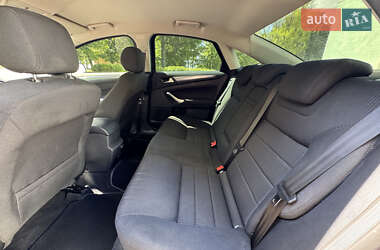 Седан Ford Mondeo 2012 в 
