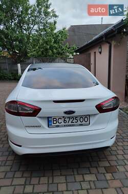 Седан Ford Mondeo 2012 в 