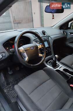 Седан Ford Mondeo 2012 в 