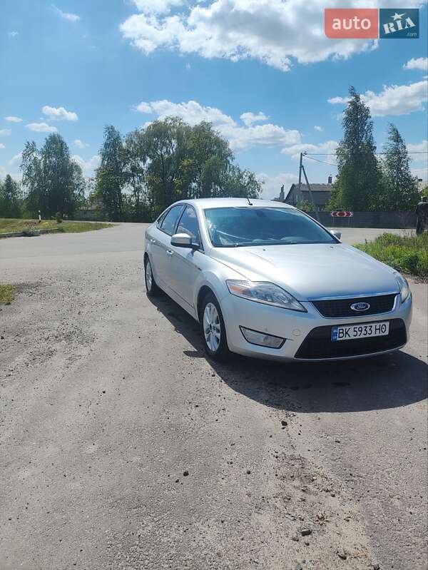 Лифтбек Ford Mondeo 2009 в 