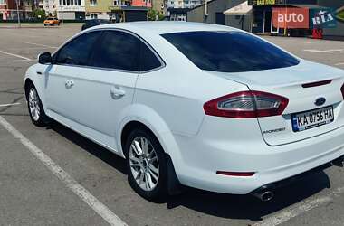 Седан Ford Mondeo 2011 в 
